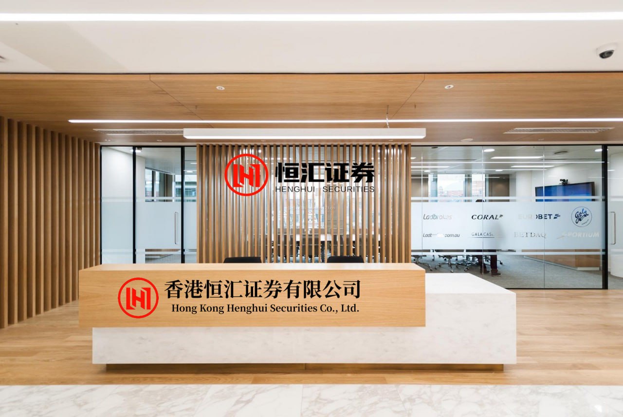 广禾配资APP下载 【今日毒药】当你真到极限的时候你会猛地摔在跑道上，身上...